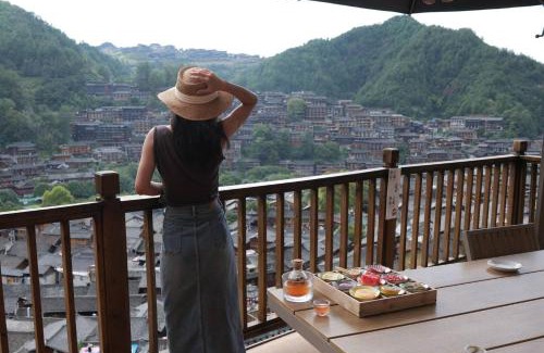 Qiandongnan Hotel | Starlight Naked Cliff View Hotel Xijiang Qianhu Miao Village Branch