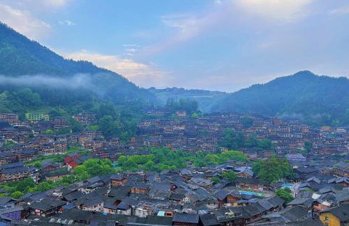 Qiandongnan Hotel | Starlight Naked Cliff View Hotel Xijiang Qianhu Miao Village Branch