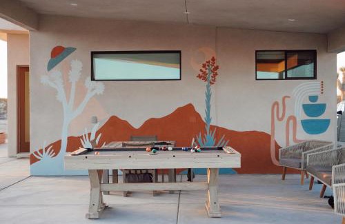 Joshua Tree Villa | Starlit Dunes - Spa, pool table, bocce, table tennis & endless views