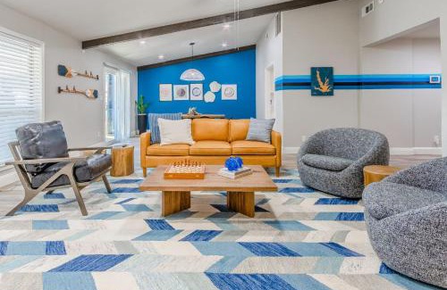 Little Elm House | Starry Nights Fire Pit Table Tennis Spacious Pets OK Lake Decor by Vacation Your Way