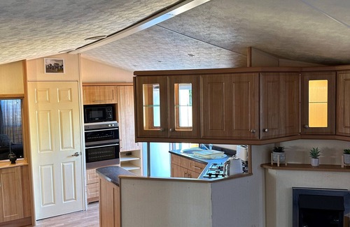 Turnchapel House | Static Caravan, Close to the Coastline With Jennycliff Beach a Short Walk Away