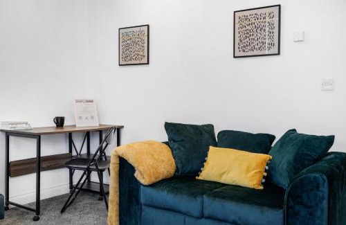 Langley Marish House | Station & Shops 3min walk I Heathrow 15 mins I x2 Ensuites I Parking x2