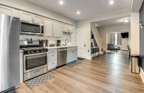 Stroudsburg House | Stay and Play in Dtwn Stroudsburg Updated Townhouse