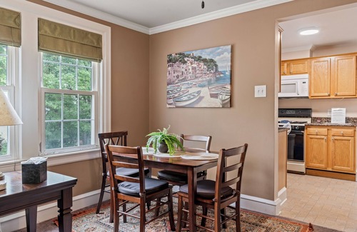 Wayne Apartment | # Stay At Our Tasteful, Private, & Elegant Abode #