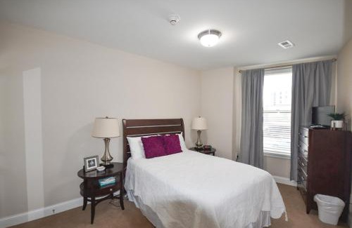 Champaign Apartment | Stay at the Historic Inman