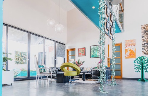 Bastide House | STAY AT THE ZEN LOFT