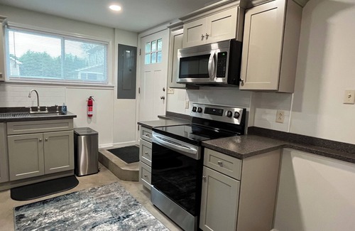Waterloo Cottage | Stay at this charming one bedroom cottage and enjoy exploring the Finger Lakes.