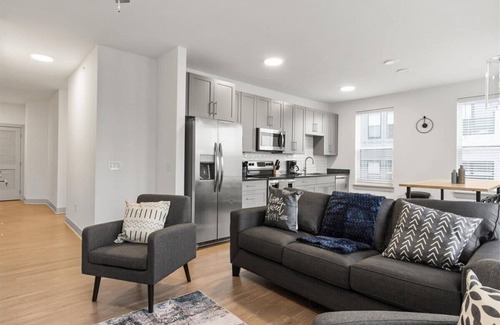 East Walnut HIlls Apartment | Stay Central! Modern Condo Near Entertainment