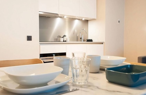 Jewish Quarter House | Stay Close to MoMu Antwerp! 3 Modern Units with City Views, Full Kitchens!