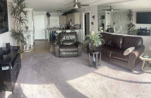 Holiday Isle Condo | Stay directly on the beach!
