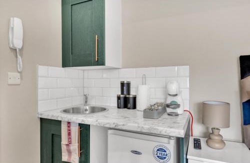 Shacklewell Apartment | Stay & Explore: Convenient Studio - Prime Location