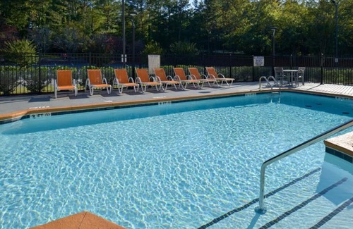 Clemson House | Stay in Comfort near Gateway Park and Larry Abernathy Waterfront Park