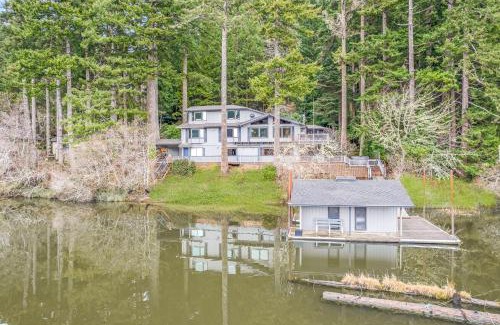 Lakeside House | Stay In Lakeside-Lake Front Luxe