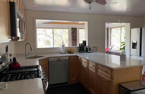 Nyack House | Stay in Nyack, walking distance from village center
