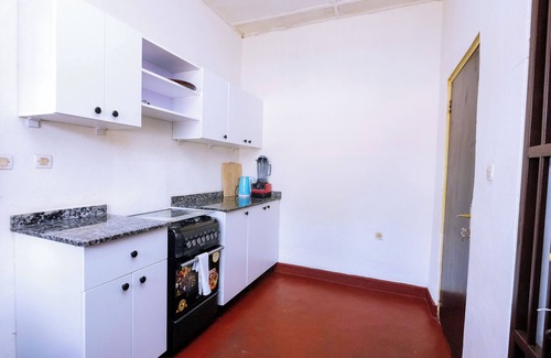 Kigali House | Stay in Style! Elegant 4-Bedroom Home in Kigali with Fast WiFi