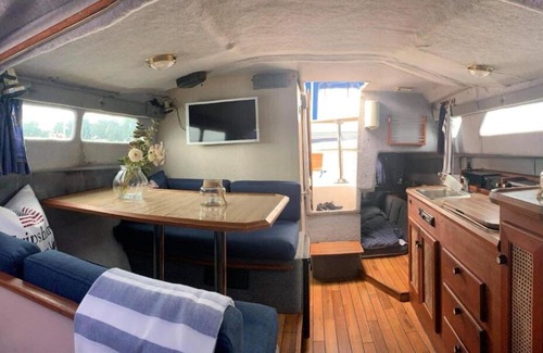 Bolmen Boat Rental | Stay on a boat outside Ljungby by Lake Bolmen