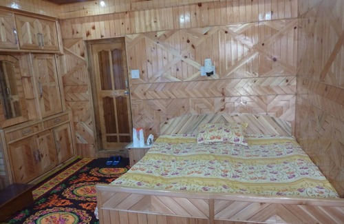 Sangla Hotel | StayApart - Shruti Guest House