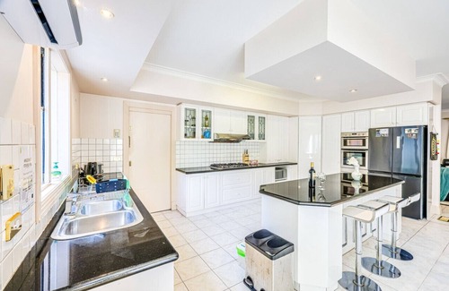 Warrandyte Villa | StayAU Expansive 6BR Villa Scenic Warrandyte