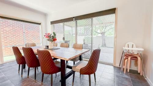 Caroline Springs House | StayAU Family Haven Pet-Friendly Caroline Springs
