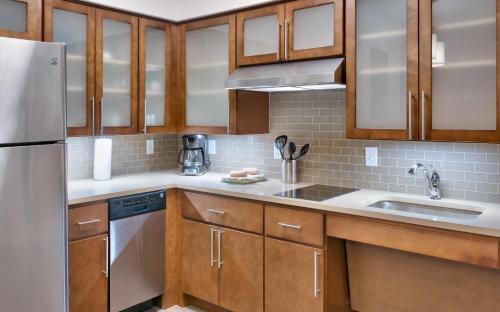 Lehi Hotel | Staybridge Suites - Lehi - Traverse Ridge Center by IHG