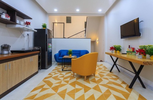 Bach Dang Riverside House | Staycious HomeNear Ben Thanh Market