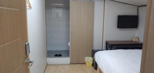 Myeongdong House | Stayin Myeongdong Guesthouse - Foreigners only