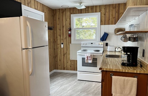 Algoma District Cottage | Staying by the Lakeside Cottages