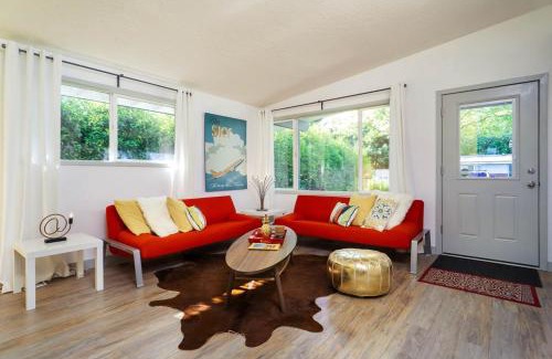 Vose House | #StayinMyDistrict Modern Mid-Century Retreat