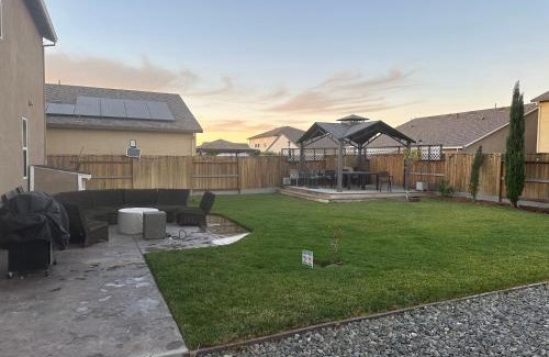 Rio Vista Villa | #stayRioVista Farmhouse near river- Entire House with RV parking