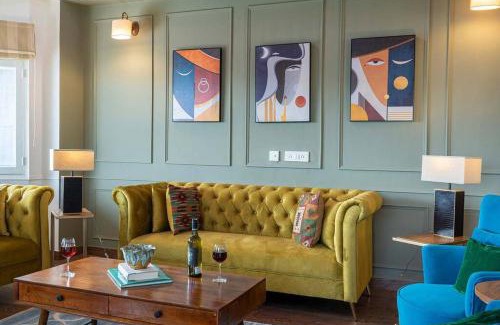 Tohana Apartment | StayVista at Eastbury 3BR w incredible views