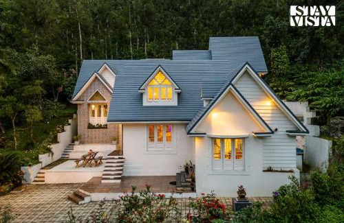 Chinnakanal Villa | StayVista at Mathikettan Homestay - Pet Friendly & Heater