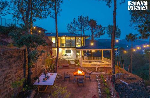 Kumarhatti Villa | StayVista at Petal Perch 4 BR and 2 BR with Bonfire in Kasauli