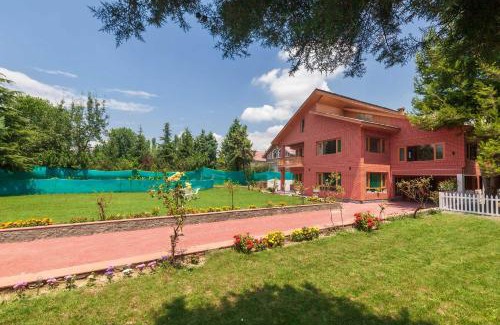 Srinagar Villa | StayVista at Pinewood Villa - Pet Friendly Villa with Lawn & Pool Table