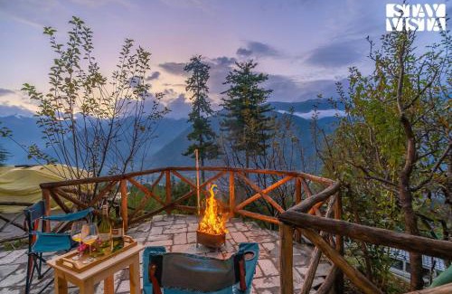 Naggar Villa | StayVista at Rosemary Cottage 2BR Villa in Manali with Lawn