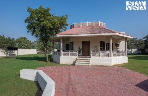 Rajawas Villa | StayVista's The Cosy Countryside - Villa with Lawn & Indoor-Outdoor Games in Jaipur