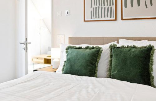 Dietikon District Apartment | STAYY Flagship Limmattal - contactless check-in