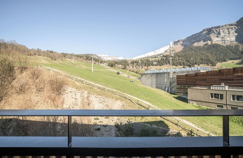 Flims Apartment | Stenna Bergblick - bright and modern 3.5 room apartment for 4 people.
