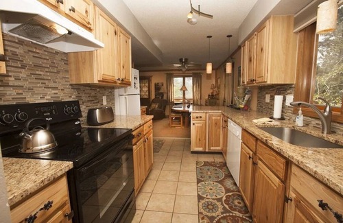 Allenspark Cabin | Steps away from Wild Basin:RMNP- 2-bdrm cabin perfect for adventure or relaxing!