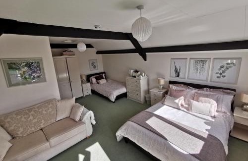 Bilbrook Bed & Breakfast | Steps Farmhouse B&B