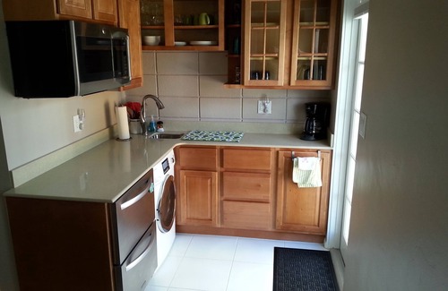 Siesta Key Village Condo | Steps from Siesta Village and the Beach