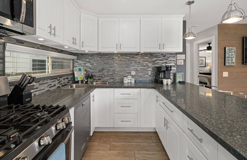 South Mission Beach House | Steps to Beach & Bay | Spacious Patio w/Parking, AC, Al-Fresco Dining & Dog Friendly