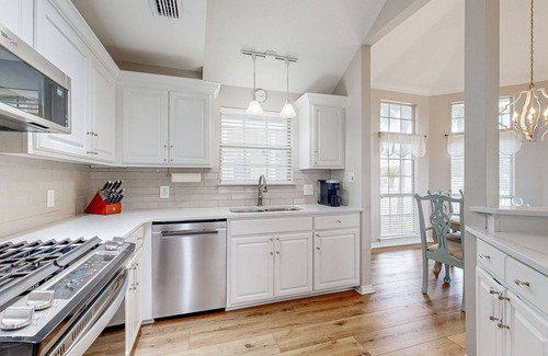 Clipper Cove House | Steps to beach & community pool, dog-friendly, great location