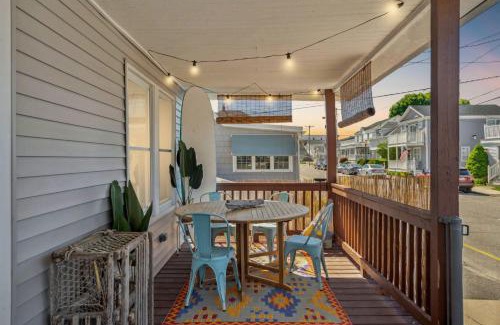 Hampton House | Steps to Beach Fireplace Pat's Porch