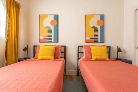 El Porto Apartment | Steps to Beach Manhattan Beach 2 Bedroom Parking