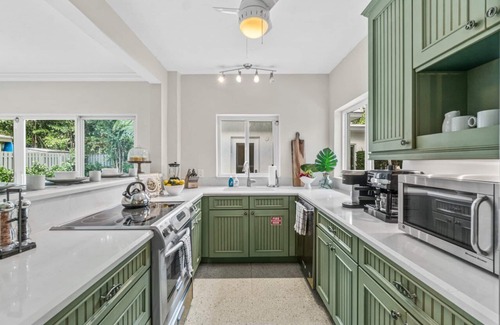 Birch Park Finger Streets House | Steps to Beach/Heated Pool/Sugar Key/RESlDENCES