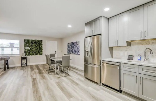 Florida North Atlantic Coast Condo | Steps to Beach | Dog Friendly | Foosball | Hot Tub