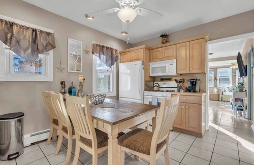 Ocean Gate House | Steps to Beach with Linens + Towels including AC