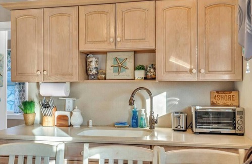 Ocean Gate House | Steps to Beach with Linens + Towels including AC