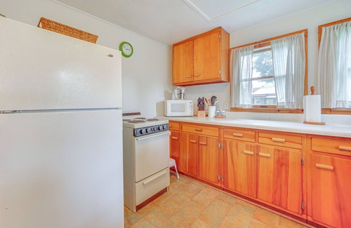 Edinboro Cottage | Steps to Lake + Public Boat Ramp: Edinboro Cottage