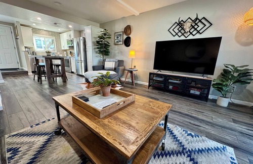 South Scottsdale House | Steps to OldTown! Cute 2bdrm w/Private Patio, Pool, Covered Parking. DogOk!